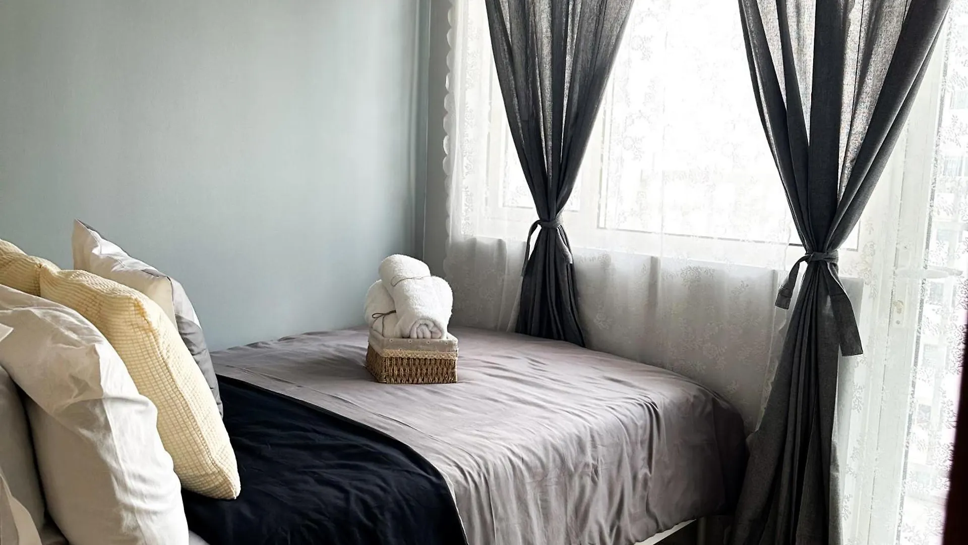 Crizzy'S Hub Crizel At Shore Residences Manila 0*,
