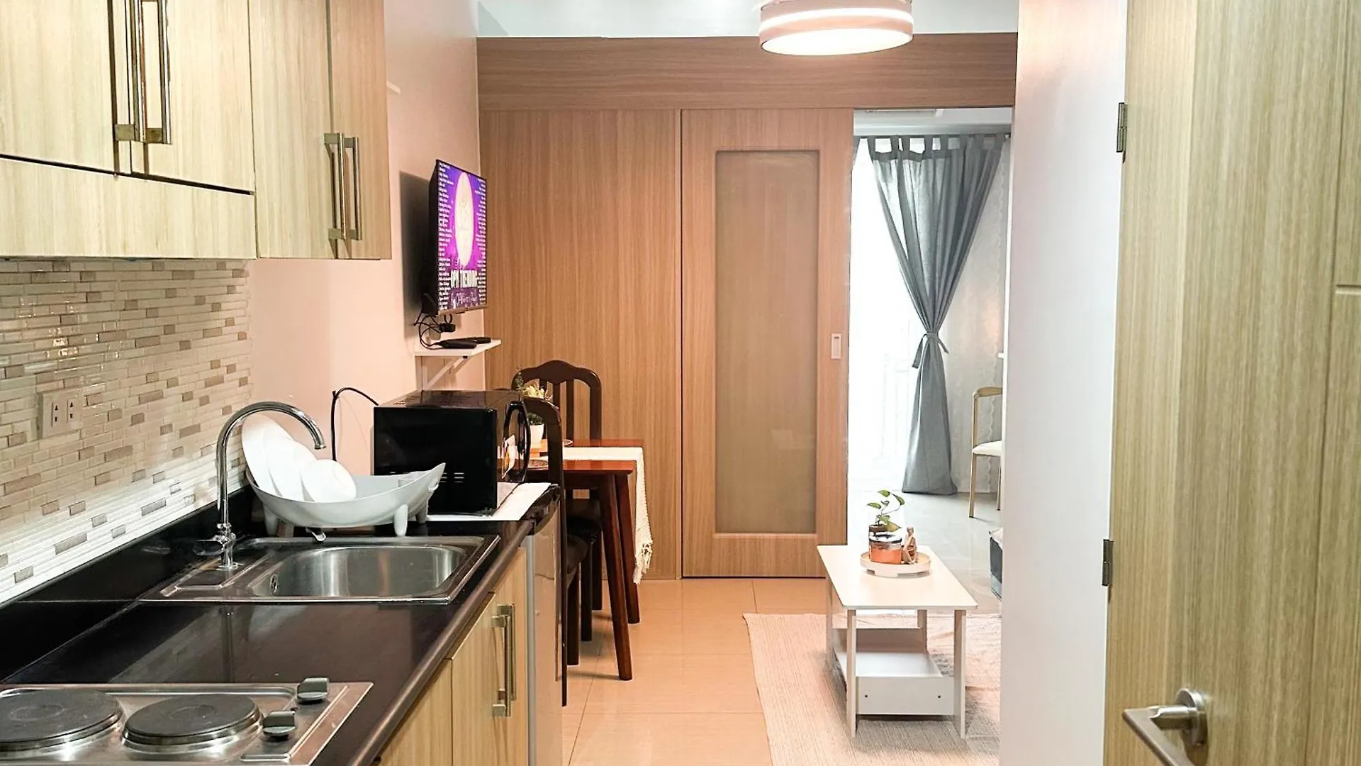 Crizzy'S Hub Crizel At Shore Residences Manila