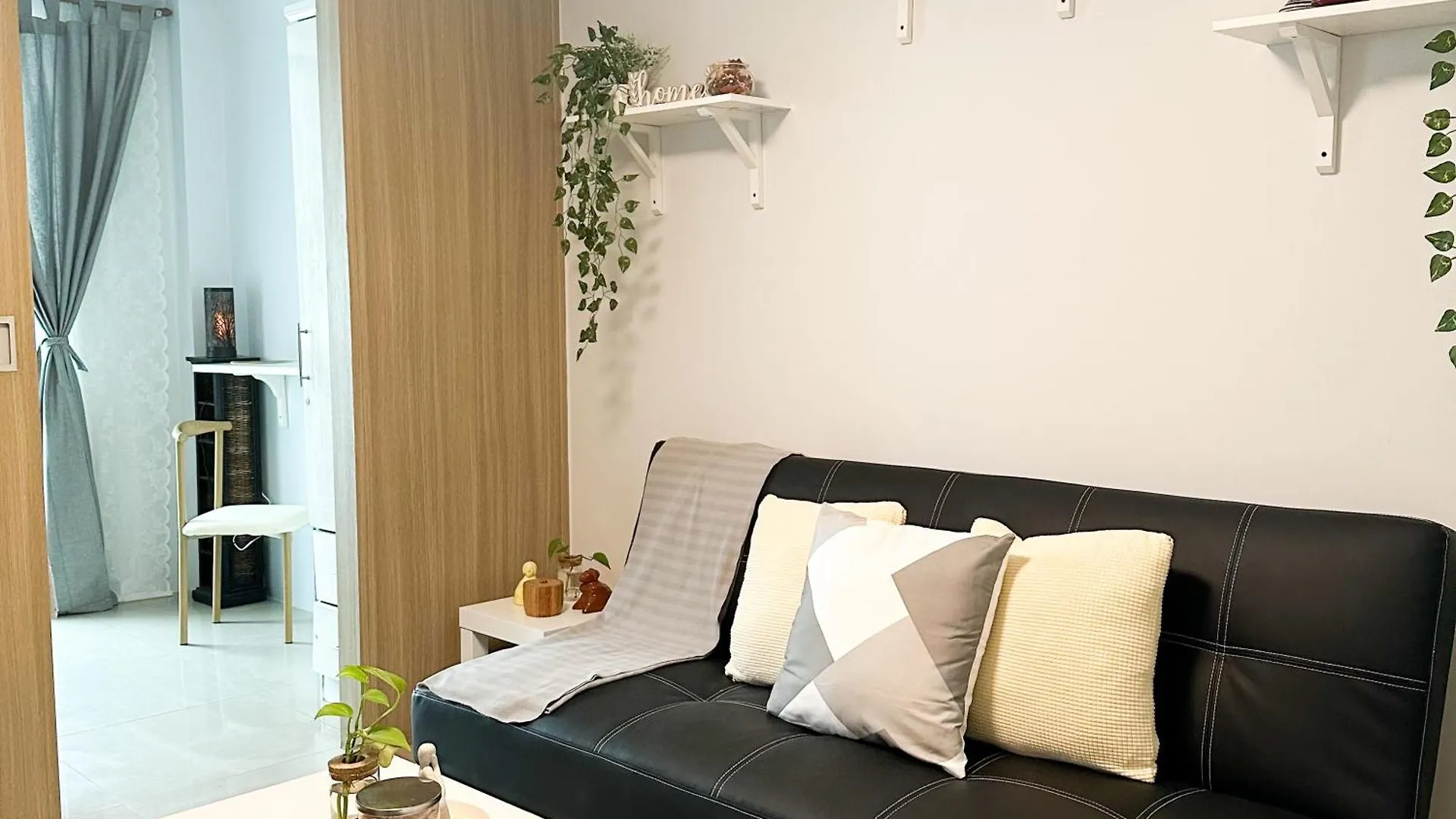 Crizzy'S Hub Crizel At Shore Residences Manila Philippines